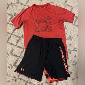 Boys Under Armour short set, size Youth Large.